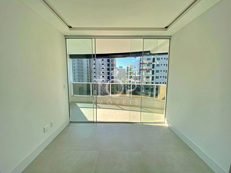 APARTAMENTO FINAMENTE MOBILIADO EM MEIA PRAIA: 23ª foto da galeria de imagens do imóvel