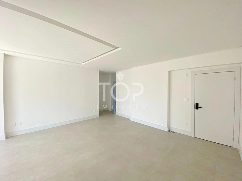 APARTAMENTO FINAMENTE MOBILIADO EM MEIA PRAIA: 3ª foto da galeria de imagens do imóvel