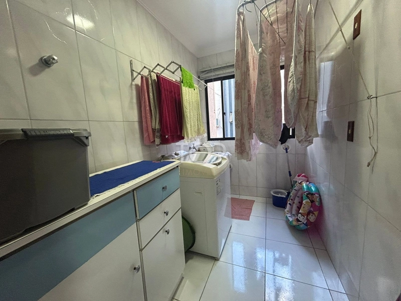 MOBILIADA EM MEIA PRAIA: 8ª foto da galeria de imagens do imóvel
