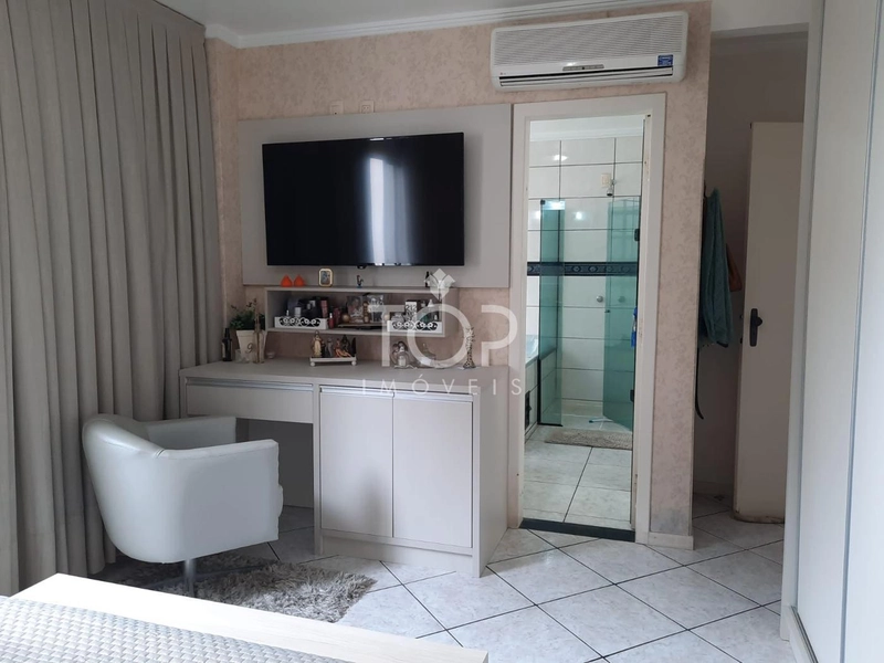 APARTAMENTO NA MEIA PRAIA COM 4 DORMITÓRIOS: 10ª foto da galeria de imagens do imóvel