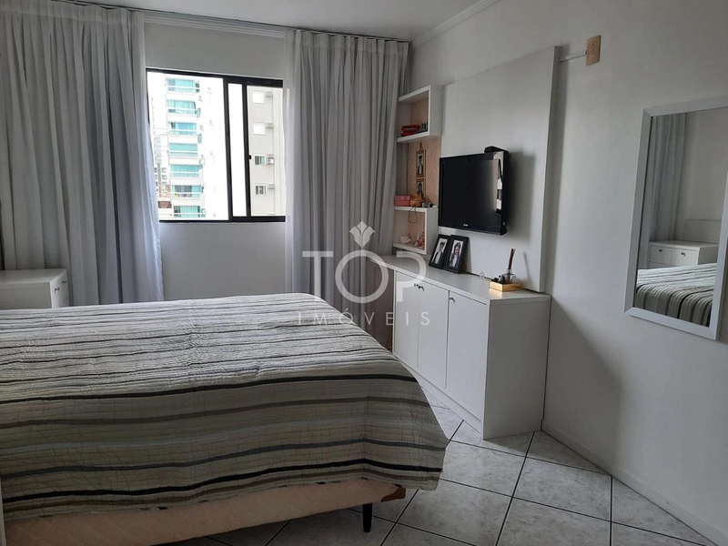 APARTAMENTO NA MEIA PRAIA COM 4 DORMITÓRIOS: 15ª foto da galeria de imagens do imóvel