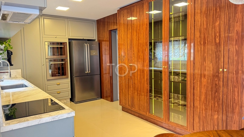 DUPLEX DIFERENCIADO E MOBILIADO EM MEIA PRAIA: 3ª foto da galeria de imagens do imóvel