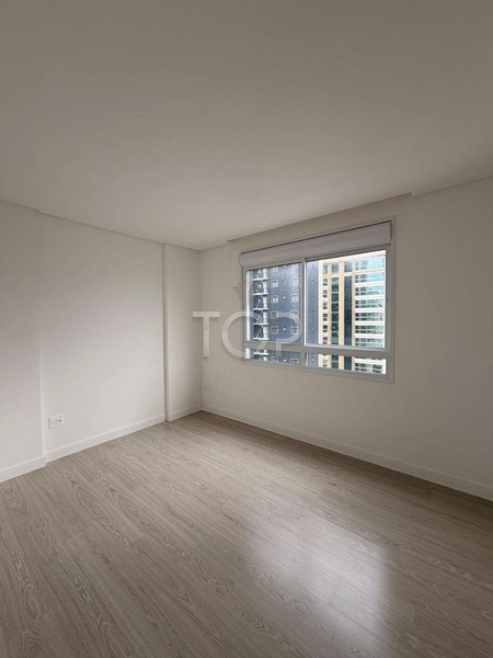 APARTAMENTO FRENTE AVENIDA ALTO PADRAO MEIA PRAIA: 18ª foto da galeria de imagens do imóvel