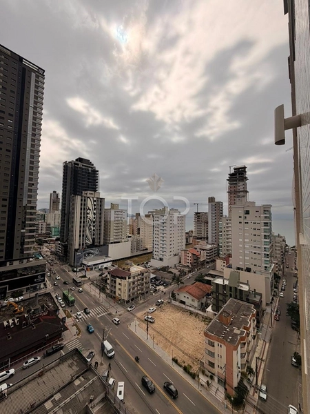 APARTAMENTO FRENTE AVENIDA ALTO PADRAO MEIA PRAIA: 7ª foto da galeria de imagens do imóvel