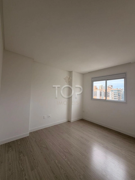 APARTAMENTO FRENTE AVENIDA ALTO PADRAO MEIA PRAIA: 8ª foto da galeria de imagens do imóvel
