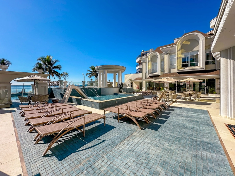 APARTAMENTO FRENTE MAR PRONTO EM MEIA PRAIA: 9ª foto da galeria de imagens do imóvel