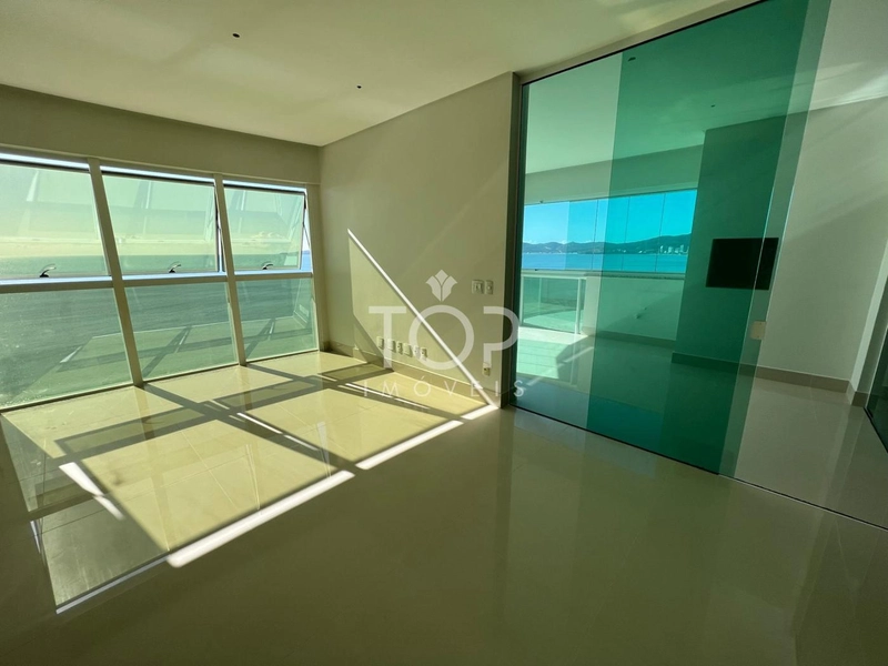 LINDO APARTAMENTO FRENTE MAR: 4ª foto da galeria de imagens do imóvel