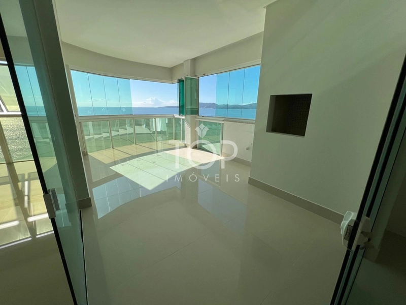 LINDO APARTAMENTO FRENTE MAR: 3ª foto da galeria de imagens do imóvel