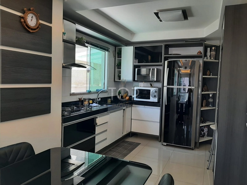 APARTAMENTO DIFERENCIADO MOBILIADO A 400MTS DO MAR EM MEIA PRAIA: 1ª foto da galeria de imagens do imóvel