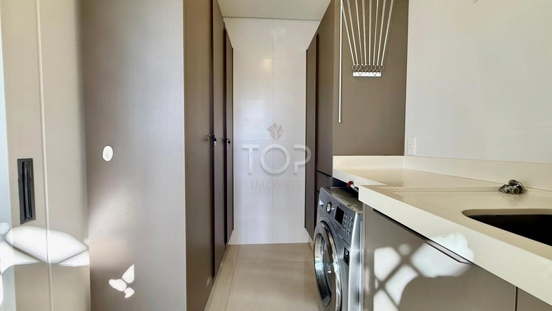 4 dormitórios, mobiliado a 150 metros do mar em Balneário Camboriú: 14ª foto da galeria de imagens do imóvel