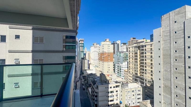 PRONTO PARA MORAR EM MEIA PRAIA: 20ª foto da galeria de imagens do imóvel