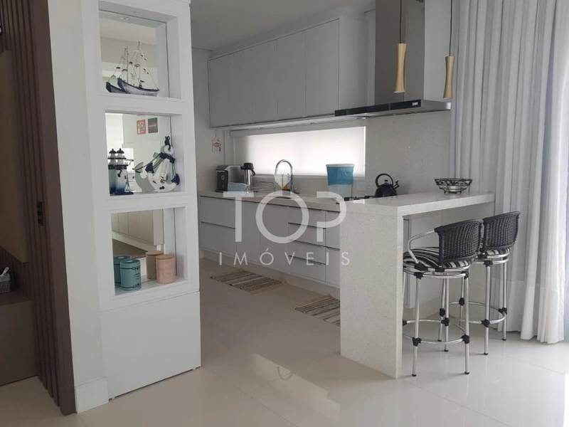 APARTAMENTO FINAMENTE MOBILIADO EM MEIA PRAIA: 59ª foto da galeria de imagens do imóvel