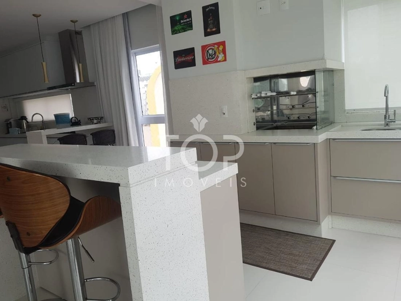 APARTAMENTO FINAMENTE MOBILIADO EM MEIA PRAIA: 9ª foto da galeria de imagens do imóvel