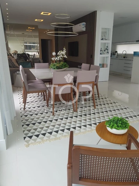 APARTAMENTO FINAMENTE MOBILIADO EM MEIA PRAIA: 5ª foto da galeria de imagens do imóvel
