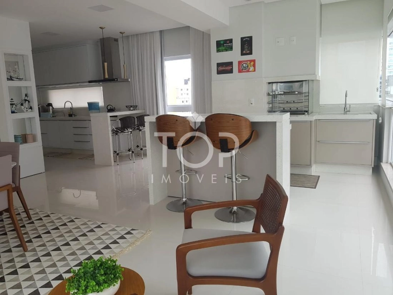 APARTAMENTO FINAMENTE MOBILIADO EM MEIA PRAIA: 10ª foto da galeria de imagens do imóvel