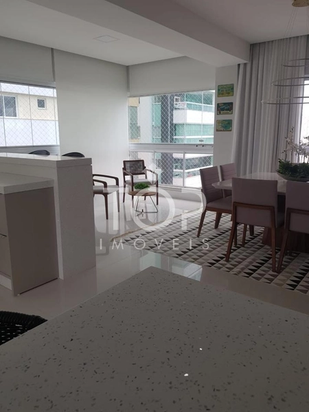 APARTAMENTO FINAMENTE MOBILIADO EM MEIA PRAIA: 48ª foto da galeria de imagens do imóvel