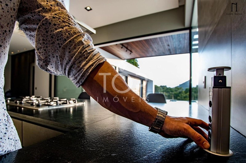 OPORTUNIDADE CASA CONDOMINIO FECHADO EM BC: 4ª foto da galeria de imagens do imóvel