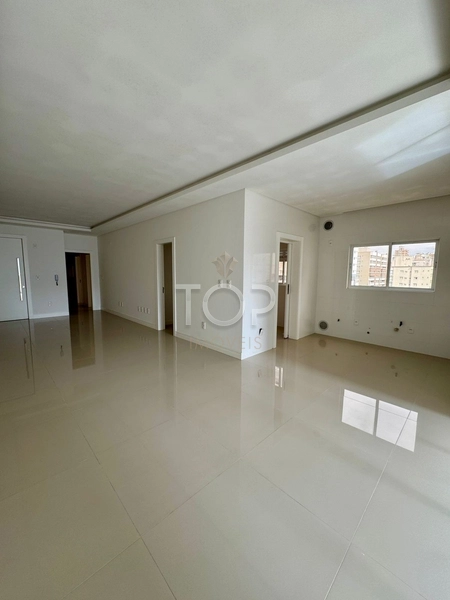 OPORTUNIDADE APARTAMENTO PROXIMO AO MAR EM MEIA PRAIA: 3ª foto da galeria de imagens do imóvel