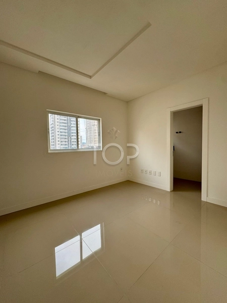 OPORTUNIDADE APARTAMENTO PROXIMO AO MAR EM MEIA PRAIA: 22ª foto da galeria de imagens do imóvel