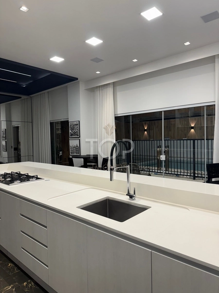APARTAMENTO FINAMENTE MOBILIADO EM MEIA PRAIA: 29ª foto da galeria de imagens do imóvel