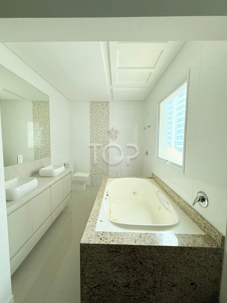 APARTAMENTO EM MEIA PRAIA: 13ª foto da galeria de imagens do imóvel