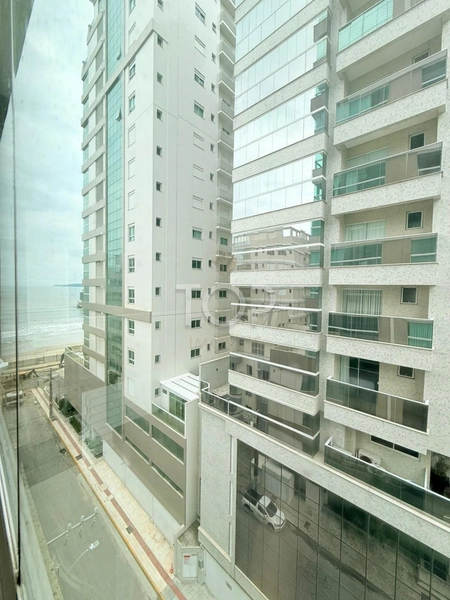 APARTAMENTO EM MEIA PRAIA: 1ª foto da galeria de imagens do imóvel