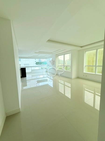 APARTAMENTO EM MEIA PRAIA: 6ª foto da galeria de imagens do imóvel