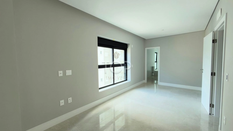 APARTAMENTO ALTO PADRÃO COM VISTA PARA O MAR EM MEIA PRAIA: 6ª foto da galeria de imagens do imóvel