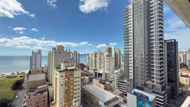 APARTAMENTO ALTO PADRÃO COM VISTA PARA O MAR EM MEIA PRAIA: 8ª foto da galeria de imagens do imóvel
