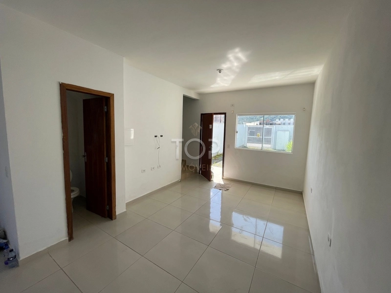 Sobrado em Itapema: 3ª foto da galeria de imagens do imóvel