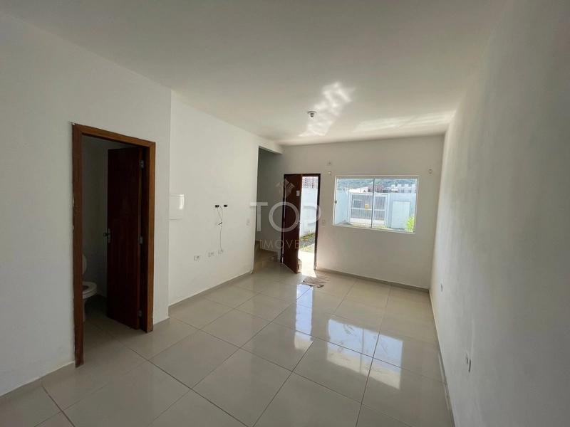 Sobrado em Itapema: 4ª foto da galeria de imagens do imóvel