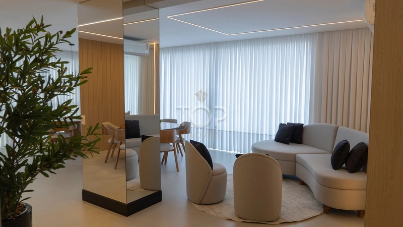 Viva Meia Praia com exclusividade e elegância!: 4ª foto da galeria de imagens do imóvel