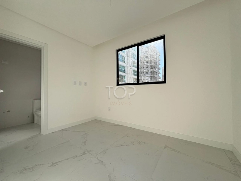 APARTAMENTO PRONTO EM MEIA PRAIA: 3ª foto da galeria de imagens do imóvel