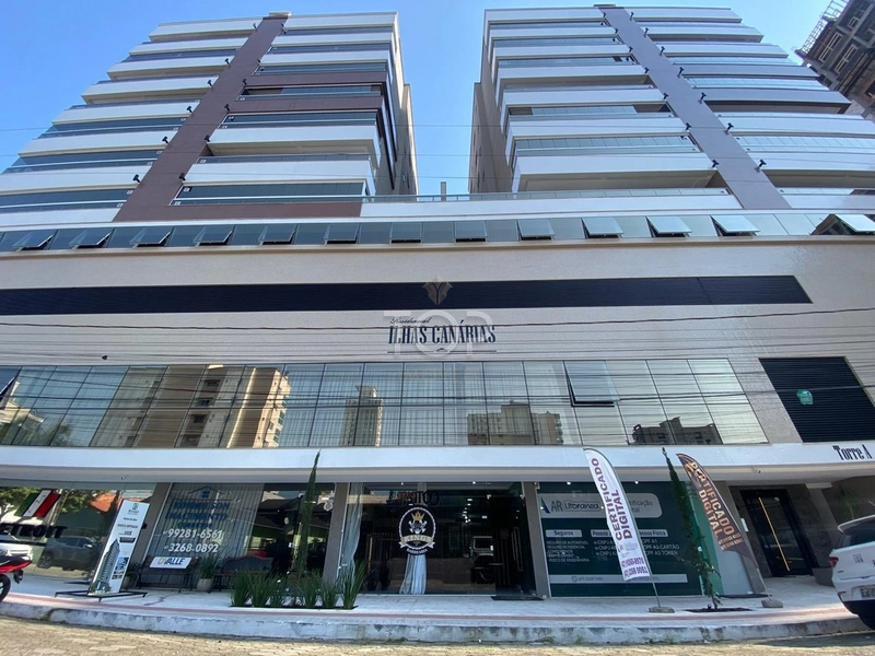 Apartamento novo mobiliado com 3 suítes na Meia Praia: 1ª foto da galeria de imagens do imóvel