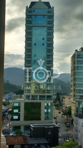 MOBILIADO E DECORADO A 140M DO MAR,NO CENTRO DE ITAPEMA: 2ª foto da galeria de imagens do imóvel