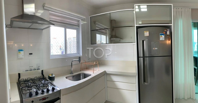 APARTAMENTO MOBILIADO EM MEIA PRAIA: 3ª foto da galeria de imagens do imóvel