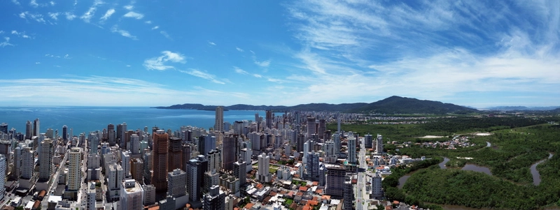 APARTAMENTO COM 3 SUÍTES EM MEIA PRAIA: 7ª foto da galeria de imagens do imóvel