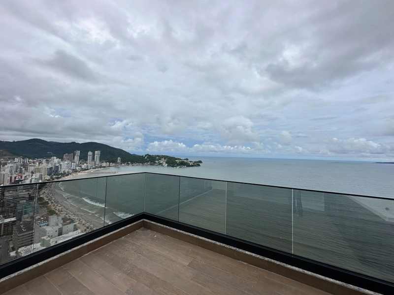 COBERTURA FRENTE MAR PRONTA PARA MORAR EM ITAPEMA: 1ª foto da galeria de imagens do imóvel