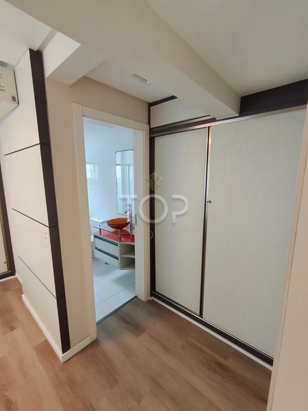 Apartamento mobiliado e com vista mar em Meia Praia: 2ª foto da galeria de imagens do imóvel