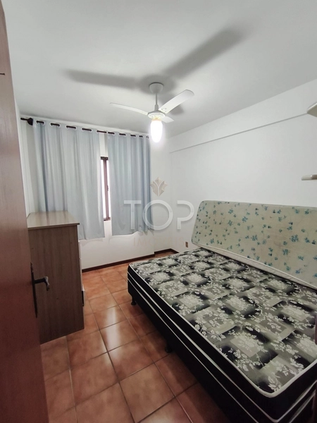 Apartamento mobiliado à 150 metros do mar em Meia Praia: 5ª foto da galeria de imagens do imóvel
