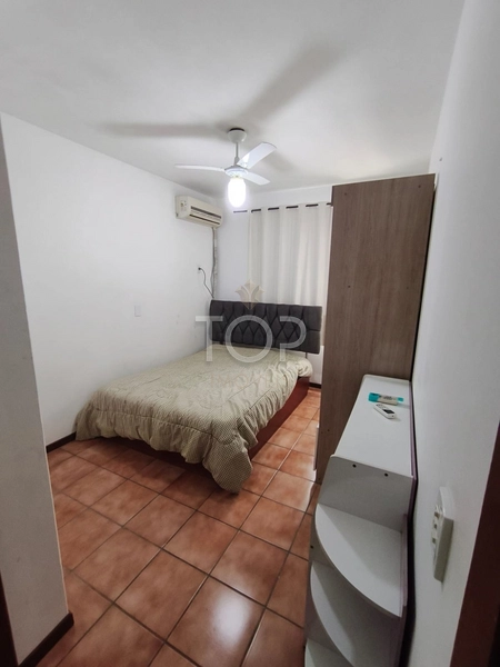 Apartamento mobiliado à 150 metros do mar em Meia Praia: 12ª foto da galeria de imagens do imóvel