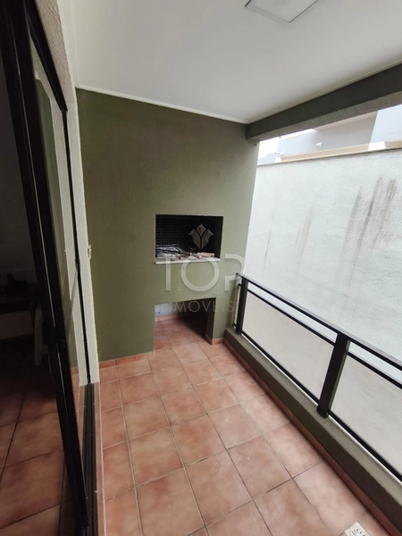 Apartamento mobiliado à 150 metros do mar em Meia Praia: 2ª foto da galeria de imagens do imóvel