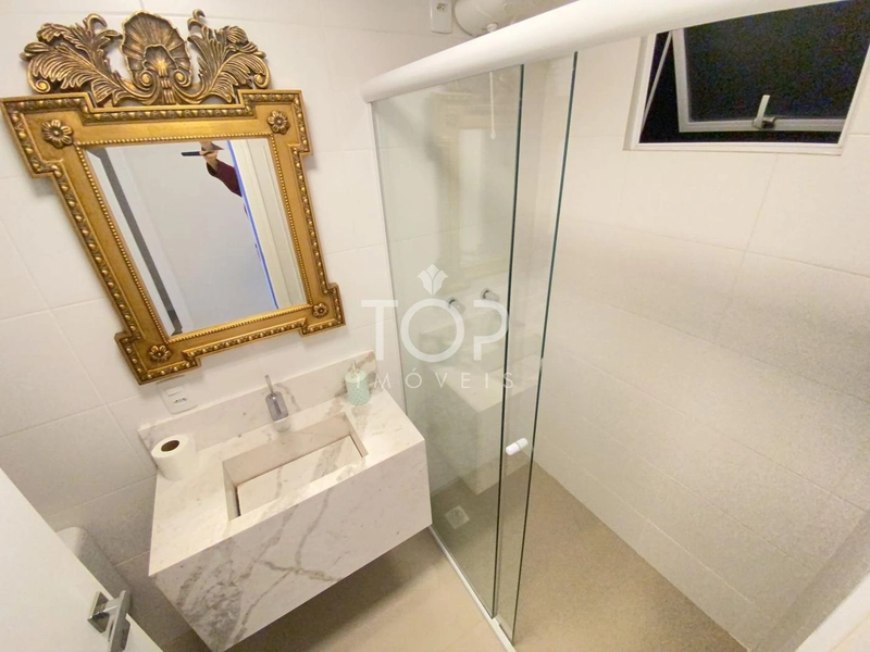 LINDO APARTAMENTO, PRONTO PARA MORAR EM MEIA PRAIA: 3ª foto da galeria de imagens do imóvel