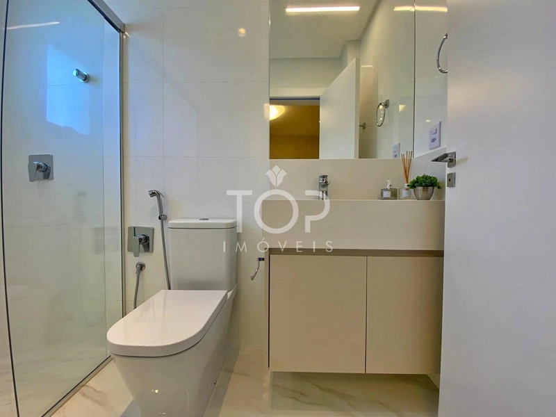 APARTAMENTO PRONTO FRENTE MAR EM MEIA PRAIA.: 29ª foto da galeria de imagens do imóvel