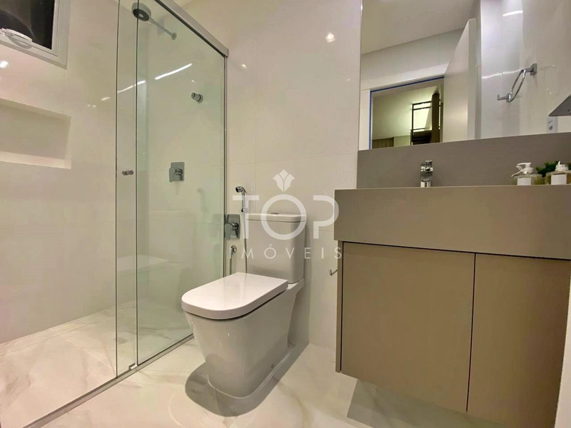 APARTAMENTO PRONTO FRENTE MAR EM MEIA PRAIA.: 36ª foto da galeria de imagens do imóvel
