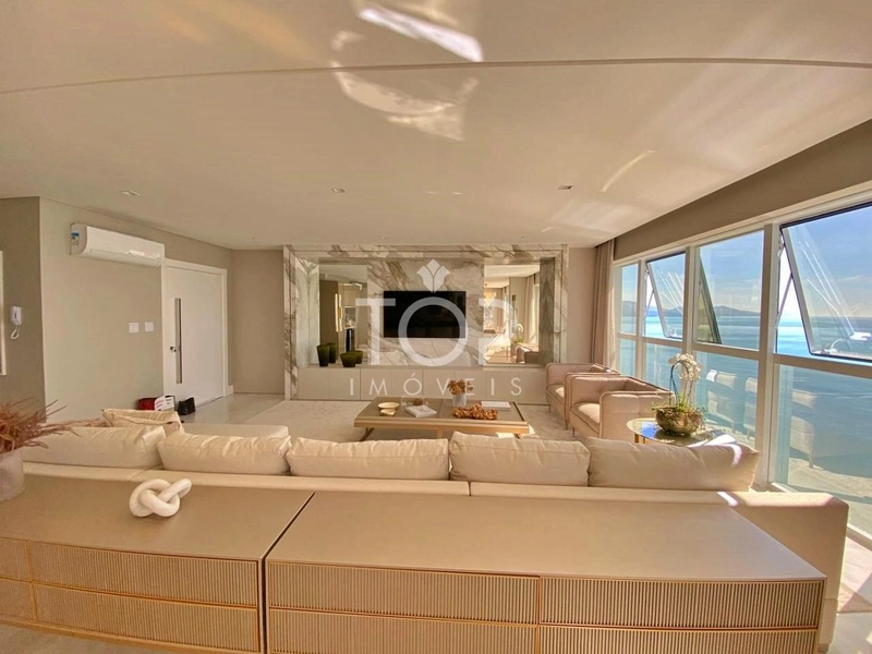 APARTAMENTO PRONTO FRENTE MAR EM MEIA PRAIA.: 14ª foto da galeria de imagens do imóvel