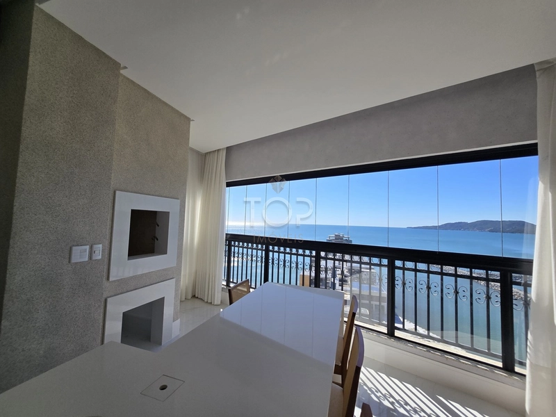 APARTAMENTO FRENTE MAR EM ITAPEMA MEIA PRA: 1ª foto da galeria de imagens do imóvel