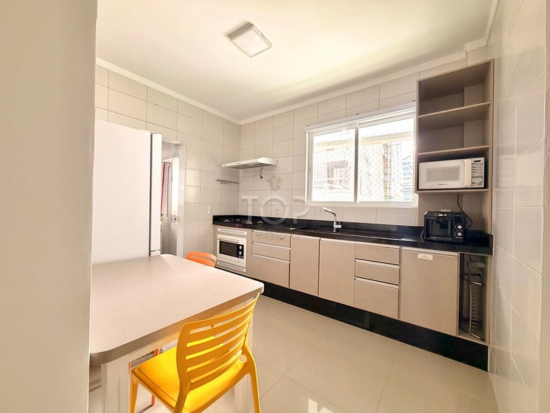 APARTAMENTO NO CORAÇAO DA MEIA PRAIA: 6ª foto da galeria de imagens do imóvel
