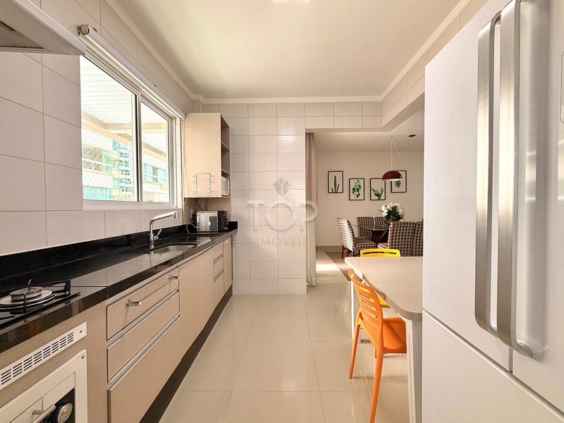 APARTAMENTO NO CORAÇAO DA MEIA PRAIA: 3ª foto da galeria de imagens do imóvel