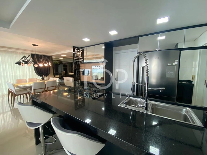 APARTAMENTO COM VISTA PANORÂMICA EM MEIA PRAIA: 29ª foto da galeria de imagens do imóvel